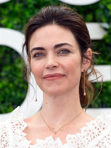 amelia heinle bikini|Young and the Restless Star Amelia Heinle Shares。